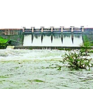 Reinforcement lasted ten years | मजबुतीकरण दहा वर्षे रखडले Reinforcement lasted ten years | मजबुतीकरण दहा वर्षे रखडले