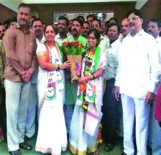 Rajni Gaikwad sits in charge of Karjat city | कर्जत नगराध्यक्षपदी रजनी गायकवाड विराजमान