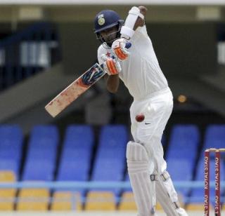 Ashwin-Saha unbeaten century partnership; In a good condition of India | अश्विन-साहाची नाबाद शतकी भागीदारी; भारत सुस्थितीत Ashwin-Saha unbeaten century partnership; In a good condition of India | अश्विन-साहाची नाबाद शतकी भागीदारी; भारत सुस्थितीत