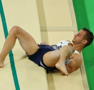 VIDEO: Rio Olympics: And that player's leg is broken | VIDEO : रिओ ऑलिम्पिक : अन त्या खेळाडूचा पायच मोडला VIDEO: Rio Olympics: And that player's leg is broken | VIDEO : रिओ ऑलिम्पिक : अन त्या खेळाडूचा पायच मोडला