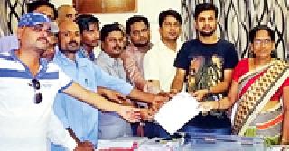 Vidarbha State Alliance Oppression | वेतनवाढीवर विदर्भ राज्य आघाडीचा विरोध Vidarbha State Alliance Oppression | वेतनवाढीवर विदर्भ राज्य आघाडीचा विरोध