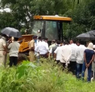 Wife's doctor left for the murder of six people, 'Lokmat' had released the missing persons | वाईचा डॉक्टर निघाला 6 जणांचा खुनी, 'लोकमत'ने प्रसिद्ध केली होती गायब व्यक्तींची माहिती Wife's doctor left for the murder of six people, 'Lokmat' had released the missing persons | वाईचा डॉक्टर निघाला 6 जणांचा खुनी, 'लोकमत'ने प्रसिद्ध केली होती गायब व्यक्तींची माहिती