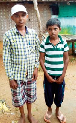 Chandra Shekhar and Tusshar got toe after defeating maternal-patriarchy | मातृ-पितृछत्र हरविल्याने चंद्रशेखर व तुषार झाले पोरके