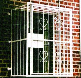 Safety Door, Do not Need Permission For Nets | सेफ्टी डोअर, खिडक्यांच्या जाळीसाठी परवानगीची गरज नाही Safety Door, Do not Need Permission For Nets | सेफ्टी डोअर, खिडक्यांच्या जाळीसाठी परवानगीची गरज नाही