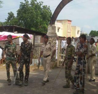 VIDEO: Two people hanging on melake murders | VIDEO- बलात्कार करून मायलेकीचा खून करणाऱ्या दोघांना फाशी VIDEO: Two people hanging on melake murders | VIDEO- बलात्कार करून मायलेकीचा खून करणाऱ्या दोघांना फाशी