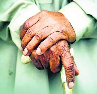 Elderly people can travel abroad | ज्येष्ठांचा परदेश प्रवास होणार सुलभ Elderly people can travel abroad | ज्येष्ठांचा परदेश प्रवास होणार सुलभ