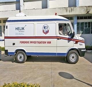 'Mobile Forensic Van' criminals! | ‘मोबाइल फॉरेन्सिक व्हॅन’ गुन्हेगारांची कर्दनकाळ!