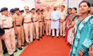 Raksha Bandhan of the police personnel is a civil duty | पोलीस कर्मचाऱ्यांचे रक्षाबंधन हे नागरी कर्तव्यच आहे Raksha Bandhan of the police personnel is a civil duty | पोलीस कर्मचाऱ्यांचे रक्षाबंधन हे नागरी कर्तव्यच आहे