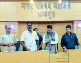 Developing value chain in Vidarbha cotton and cotton | विदर्भात कापूस व कापड अशी मूल्यवर्र्धित साखळी विकसित करणार