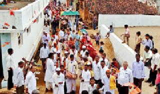 Kalash Dindi for rainy season | लवारीत पावसासाठी कलश दिंडी Kalash Dindi for rainy season | लवारीत पावसासाठी कलश दिंडी