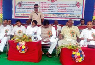 Journalists have to work for social advancement | पत्रकारांनी सामाजिक उन्नतीसाठी कार्य करावे Journalists have to work for social advancement | पत्रकारांनी सामाजिक उन्नतीसाठी कार्य करावे