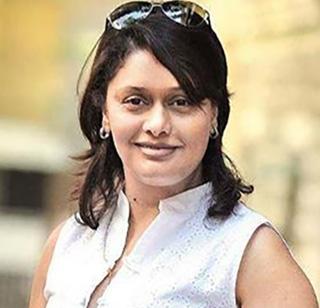 Only 'comma' was in the center | केवळ ‘अल्पविराम’घेतला होता Only 'comma' was in the center | केवळ ‘अल्पविराम’घेतला होता