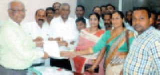 Zip to save rice Office bearer | धान वाचविण्यासाठी जि.प. पदाधिकारी सरसावले