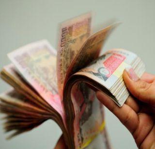 The possibility of a ban on more than 3 lakh cash transactions | 3 लाखाहून जास्त रोख रकमेच्या व्यवहारावर निर्बंध येण्याची शक्यता