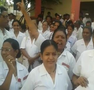 VIDEO: Beed - District Hospital vs CS against the District! | VIDEO : बीड - जिल्हा रुग्णालयात सीएस विरुद्ध कर्मचारी! VIDEO: Beed - District Hospital vs CS against the District! | VIDEO : बीड - जिल्हा रुग्णालयात सीएस विरुद्ध कर्मचारी!