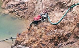 Turn the laborer to the electric shock | विजेचा शॉक लागून मजुराचा मृत्यूू