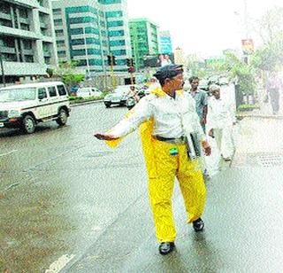 Traffic Police Attack | वाहतूक पोलिसावर हल्ला