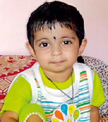 Eyewitness eyes of two blind eyes | इवल्याशा विवानच्या डोळ्यांनी मिळेल दोन अंधांना दृष्टी ! Eyewitness eyes of two blind eyes | इवल्याशा विवानच्या डोळ्यांनी मिळेल दोन अंधांना दृष्टी !