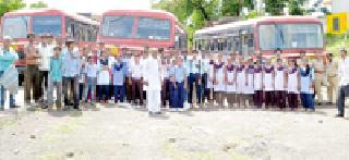 Students of Basaroku due to close the Dhivri-Pipari Ferry | ढिवरी-पिपरी फेरी बंद केल्याने विद्यार्थ्यांचा बसरोको