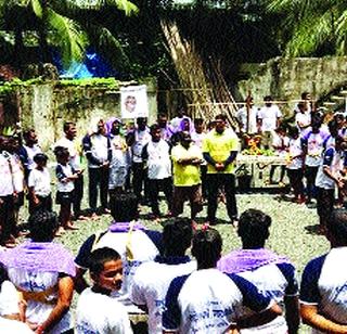 Public awareness of Dahihandit project affected people | दहीहंडीत प्रकल्पग्रस्तांची जनजागृती Public awareness of Dahihandit project affected people | दहीहंडीत प्रकल्पग्रस्तांची जनजागृती