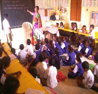 64 students load two teachers | ६४ विद्यार्थ्यांचा भार दोन शिक्षकांवर 64 students load two teachers | ६४ विद्यार्थ्यांचा भार दोन शिक्षकांवर