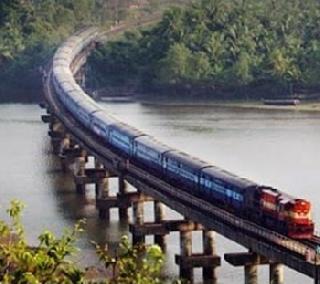 VIDEO - In the Konkan Railway, the whistleblower scam, alerted by the alert traveler | VIDEO - कोकण रेल्वेत चहाबिस्कीट घोटाळा, सतर्क प्रवाशाने केला उघड VIDEO - In the Konkan Railway, the whistleblower scam, alerted by the alert traveler | VIDEO - कोकण रेल्वेत चहाबिस्कीट घोटाळा, सतर्क प्रवाशाने केला उघड