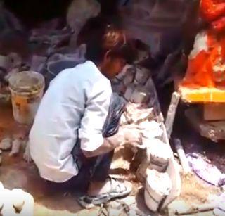 VIDEO: The use of POP figures widely for Ganeshotsav | VIDEO : गणेशोत्सवासाठी सर्रासपणे पीओपी मुर्तीचा वापर VIDEO: The use of POP figures widely for Ganeshotsav | VIDEO : गणेशोत्सवासाठी सर्रासपणे पीओपी मुर्तीचा वापर