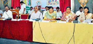 Storm at the permanent meeting on the housing issue | घरकुलाच्या मुद्यावर स्थायीच्या सभेत वादळ