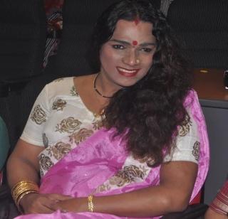 ... and he won the journey of 'Ti' - the success story of a third-party | ...आणि त्याने ‘ती’चा प्रवास जिंकला- एका तृतीयपंथीयाची यशोगाथा ... and he won the journey of 'Ti' - the success story of a third-party | ...आणि त्याने ‘ती’चा प्रवास जिंकला- एका तृतीयपंथीयाची यशोगाथा