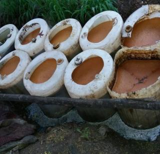 18 lakhs of ammunition was seized in Solapur | सोलापूरात १८ लाखांची हातभट्टी दारू जप्त 18 lakhs of ammunition was seized in Solapur | सोलापूरात १८ लाखांची हातभट्टी दारू जप्त