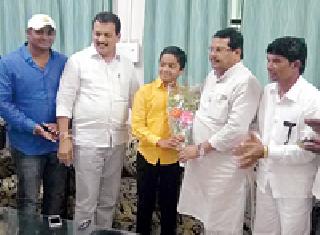 'Those' students will take education to the teachers | ‘त्या’ विद्यार्थ्यांना शिक्षणमंत्र्यांकडे नेणार