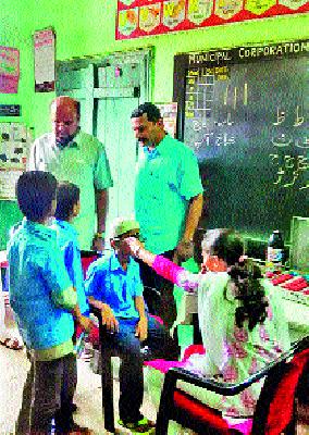 Health check up of Malegaoner students | मालेगावी विद्यार्थ्यांची आरोग्य तपासणी