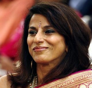 Bacha's comment on BMW Car Visit | बीएमडब्लू कार भेटीवरही शोभांची टीका Bacha's comment on BMW Car Visit | बीएमडब्लू कार भेटीवरही शोभांची टीका