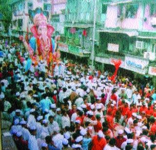 The philosophy of 'Hindu-Muslim unity' from the festival | उत्सवातून ‘हिंदू-मुस्लीम ऐक्या’चे दर्शन The philosophy of 'Hindu-Muslim unity' from the festival | उत्सवातून ‘हिंदू-मुस्लीम ऐक्या’चे दर्शन