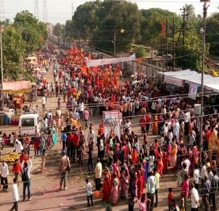 VIDEO - Aquatic pilgrimage to Rajrajeshwar, Jalajbhishak of thousands of devotees | VIDEO - अकोल्यात कावड यात्रा, राजराजेश्वराला हज़ारों भक्तांचा जलाभिषेक VIDEO - Aquatic pilgrimage to Rajrajeshwar, Jalajbhishak of thousands of devotees | VIDEO - अकोल्यात कावड यात्रा, राजराजेश्वराला हज़ारों भक्तांचा जलाभिषेक