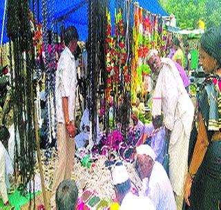 After three years, the joy of Pola Anand for the victims! | तीन वर्षांंनंतर बळीराजासाठी पोळा आनंदाची पर्वणी! After three years, the joy of Pola Anand for the victims! | तीन वर्षांंनंतर बळीराजासाठी पोळा आनंदाची पर्वणी!