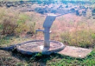 No road, no health service! | रस्ता तर नाहीच, आरोग्य सेवाही मिळत नाही! No road, no health service! | रस्ता तर नाहीच, आरोग्य सेवाही मिळत नाही!