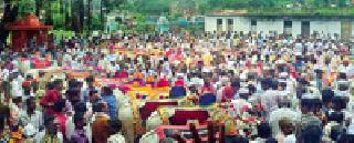 The traditional pole of the woods | वरूडचा पारंपरिक पोळा उत्साहात