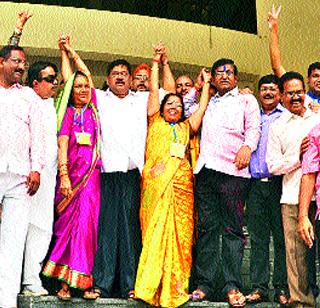 BJP trailer 'Shivsena Ghayal' | भाजपा ‘ट्रेलर’ने शिवसेना घायाळ BJP trailer 'Shivsena Ghayal' | भाजपा ‘ट्रेलर’ने शिवसेना घायाळ