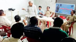 Free cleanliness from vultures | गिधाडांकडून मोफत स्वच्छता