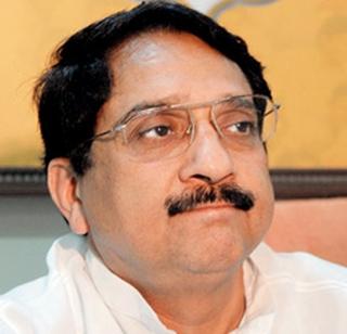 Literal flint of the raj priest and transport policemen | राज पुरोहित आणि वाहतूक पोलिसात शाब्दिक चकमक