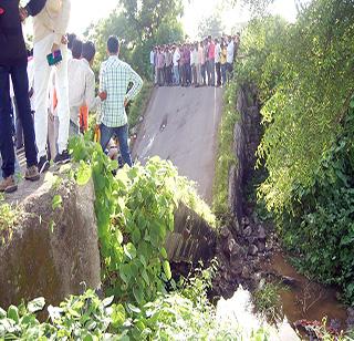 40 years old Julla bridge collapses on Silode-Kannad road, four injured | सिल्लोड-कन्नड रस्त्यावरचा ४० वर्ष जूना पुल कोसळला, ४ जखमी