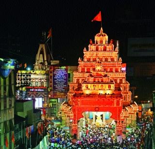 Bappa laughed at Dhol-Taash | ढोल-ताशाच्या गजरात बाप्पाचा जयघोष Bappa laughed at Dhol-Taash | ढोल-ताशाच्या गजरात बाप्पाचा जयघोष