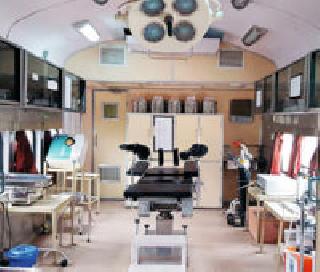 Medical van at Gondia railway station | गोंदिया रेल्वे स्थानकात मेडिकल व्हॅन Medical van at Gondia railway station | गोंदिया रेल्वे स्थानकात मेडिकल व्हॅन