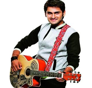 Siddhartha Chandekar with veteran stars | दिग्गज कलाकारांसोबत सिद्धार्थ चांदेकरही Siddhartha Chandekar with veteran stars | दिग्गज कलाकारांसोबत सिद्धार्थ चांदेकरही