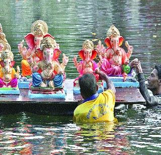 Sentimental messages at half-day | दीड दिवसाच्या बाप्पांना भावपूर्ण निरोप