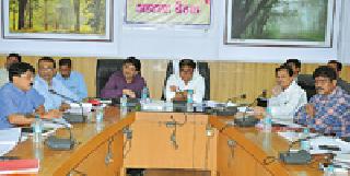 Generate awareness among farmers for solar pumps | सोलर पंपांसाठी शेतकऱ्यांमध्ये जनजागृती करा Generate awareness among farmers for solar pumps | सोलर पंपांसाठी शेतकऱ्यांमध्ये जनजागृती करा