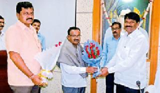 Honorary Director of Acharya Degree | आचार्य पदवी प्राप्त संचालकाचा सत्कार