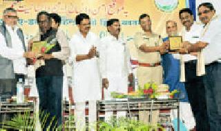 Satyashodhak Yavatmalar was honored with Sadbhavna Award | सत्यशोधक यवतमाळकर झाले सद्भावना पुरस्काराने सन्मानित