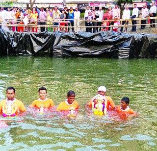 1, 99 4 Immersion of Ganesha statues in artificial lake | कृत्रिम तलावात १,९९४ गणेश मूर्तींचे विसर्जन